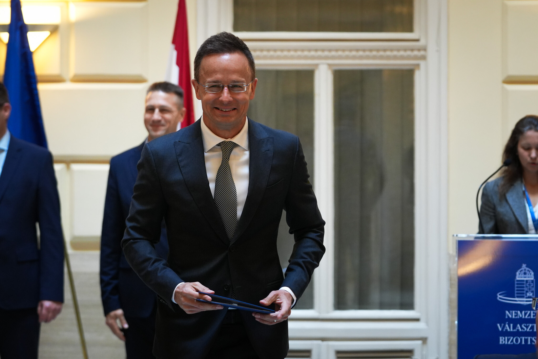 Harminc képviselő vette át a megbízólevelét