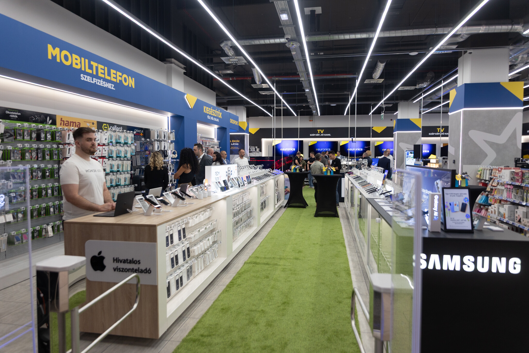 Megnyitotta hetvenedik üzletét az Euronics
