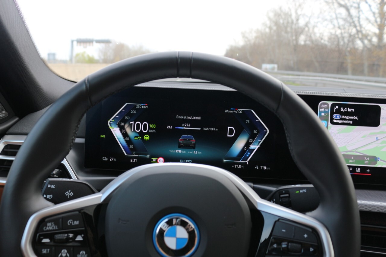 BMW i4 xDrive40 műszerfal