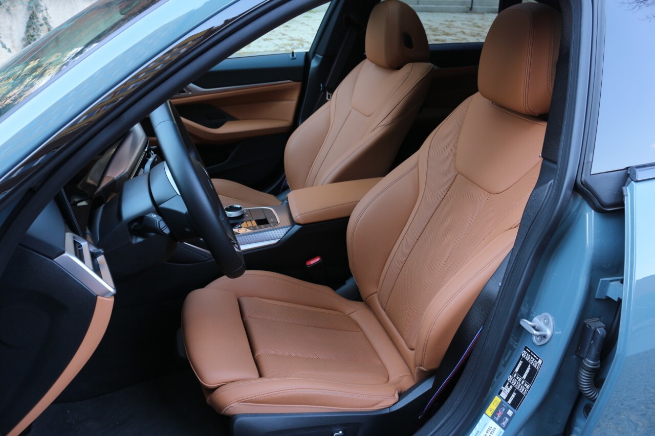 BMW i4 xDrive40 belső