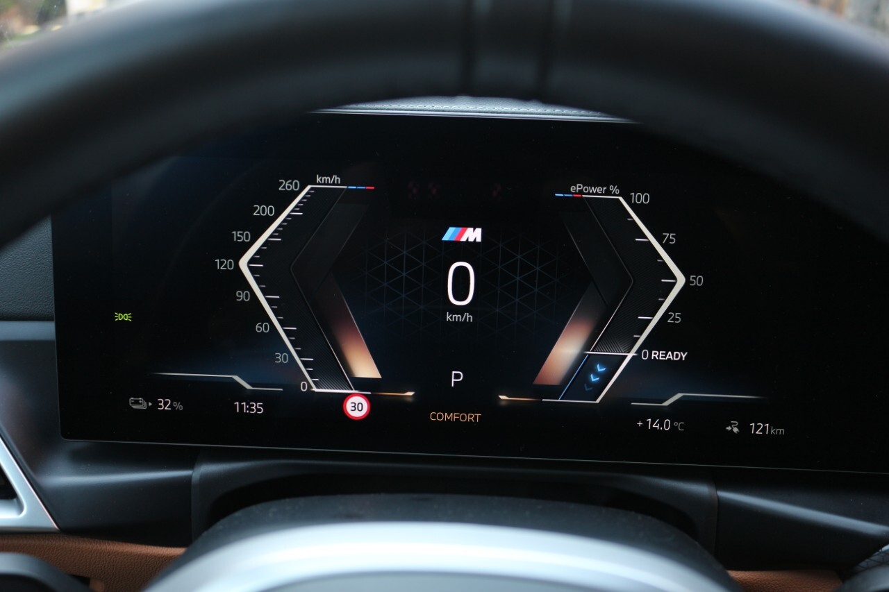 BMW i4 xDrive40 műszerfal