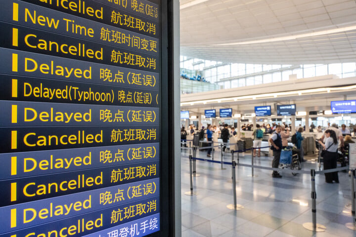 Több száz járatot töröltek Japánban a Chanmi tájfun miatt