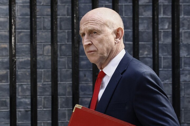Lemondott a brit védelmi miniszter