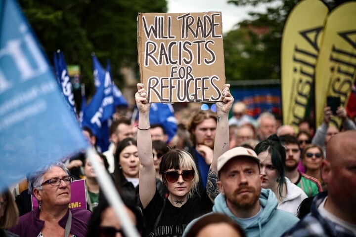 Fotó: Henry NICHOLLS / AFP Tömegek tüntettek Belfastban a rasszizmus ellen