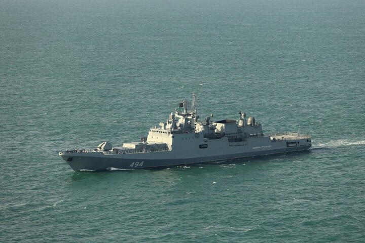 Fotó: AFP/Royal Navy/Handout Orosz hadihajókat észleltek Szardínia partjainál