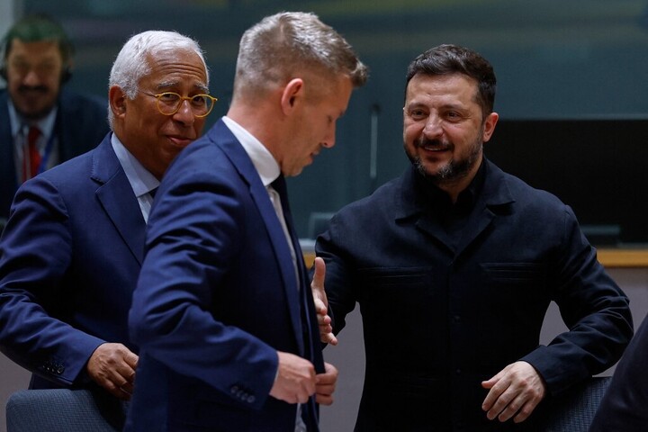 Magyar Péter kezdeményezésére az EU-csúcs záródokumentumából kikerült az Ukrajna uniós csatlakozásának gyorsítására utaló kitétel