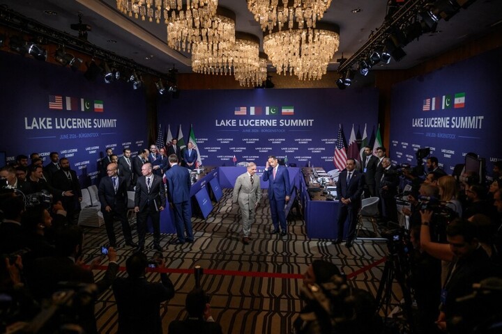 Fotó: AFP/Pool/Fabrice Coffrini Rövid időre megszakadtak az amerikai-iráni tárgyalások