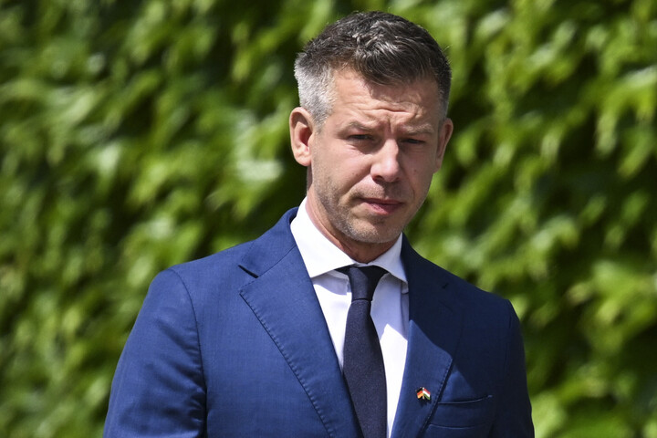 Magyar Péter részvétét fejezte ki az M1-es autópályán elhunytak családjainak