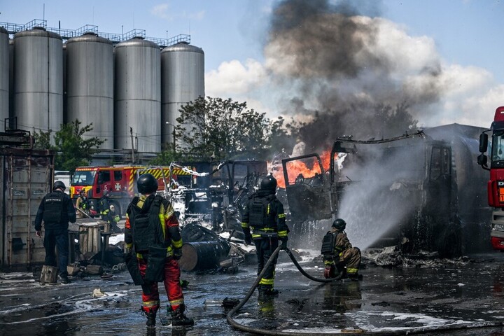 Oroszországban újabb olajfinomító lángol