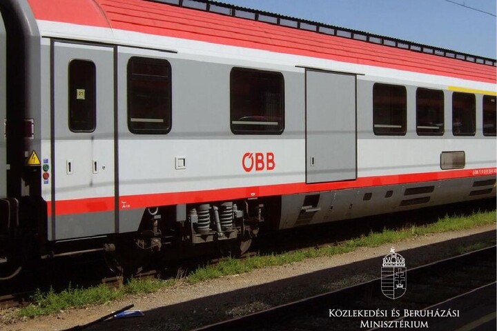 Fotó: Facebook/Vitézy Dávid Megérkezett az első kölcsönzött InterCity-kocsi Ausztriából + VIDEÓ