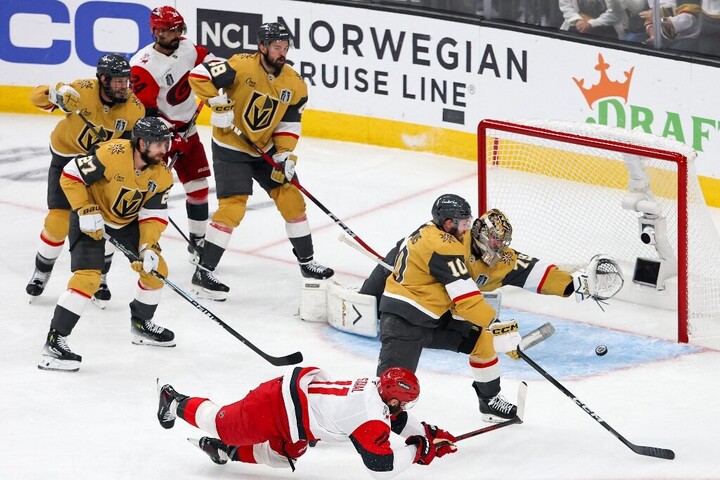 Fotó: Ethan Miller / GETTY IMAGES NORTH AMERICA / Getty Images via AFP NHL: Idegenben egyenlített a Carolina