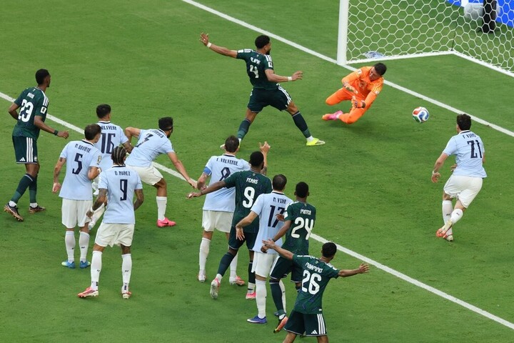 Fotó: Molly Darlington / GETTY IMAGES NORTH AMERICA / Getty Images via AFP Újabb döntetlen a foci vb 'H' csoportjában