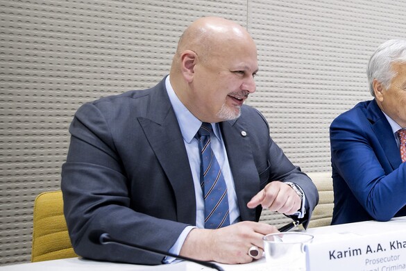Szexuális visszaélés gyanúja miatt felfüggesztetté