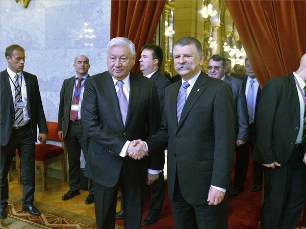 kazah kövér