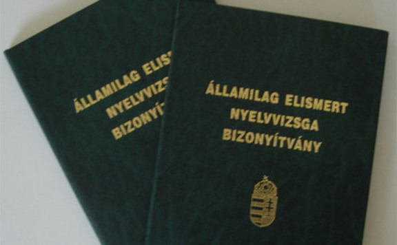 Továbbra is támogatja a kormány a fiatalok nyelvvizsgáját