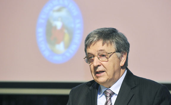Forrás: mh Lovász László 20141104