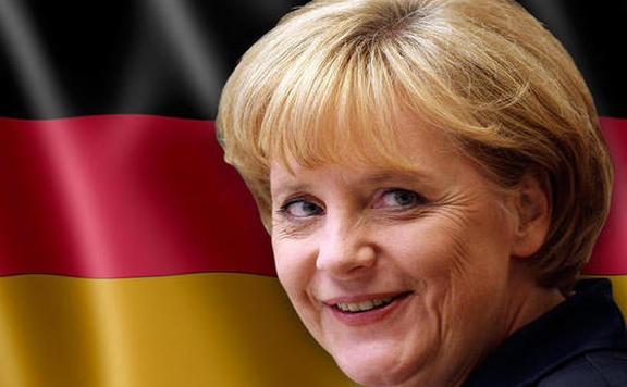Forrás: mh Merkel-mosolyog576x356