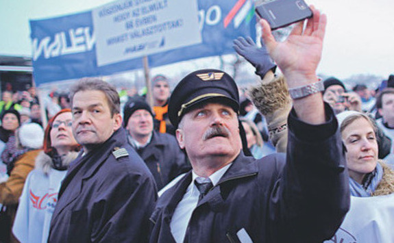 Malév lead