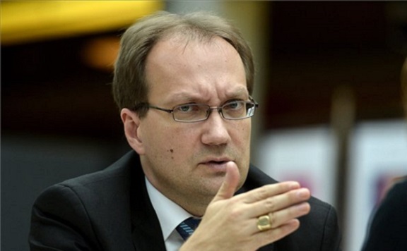 Fotó: MH Hoppál Péter: Kunszt Márta DK-s pécsi önkormányzati képviselő mondjon le!