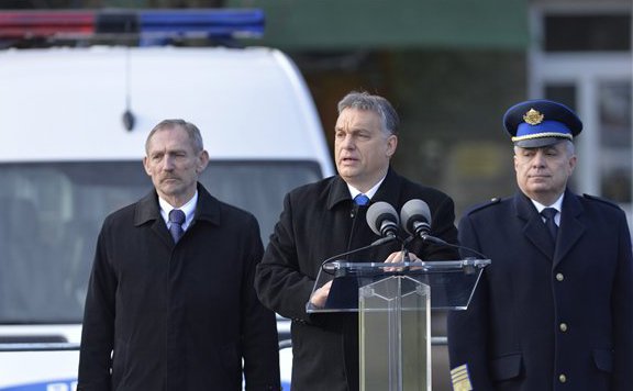 OV rendőrautó átadás 2014. dec. 23.