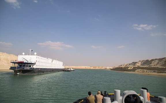 szuezi-csatorna lead