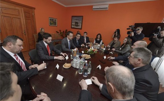 lead szijjártó