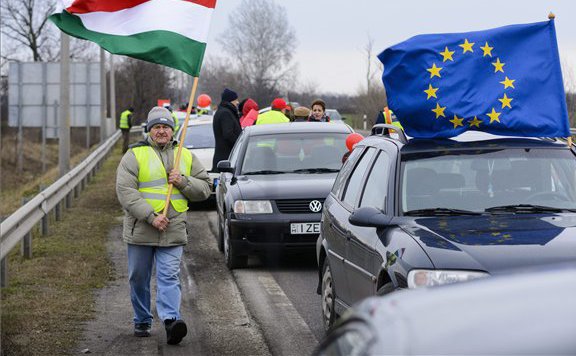 Forrás: mh MSZP útlezárás 576 útdíj