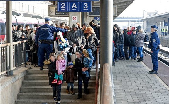 koszovói menekültek lead