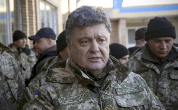 Porosenko-egyenruha576x356