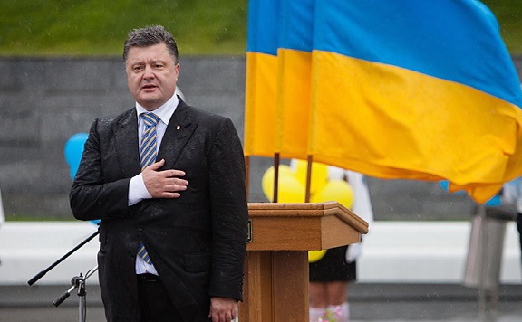 Porosenko-zászló576x356