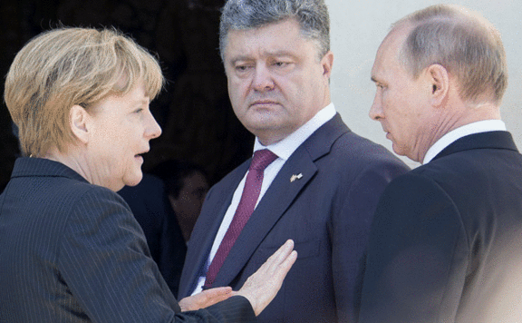 Forrás: mh Merkel Porosenko Putyin 576