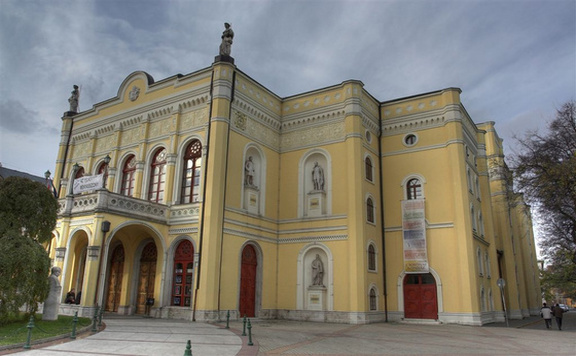 csokonai színház lead