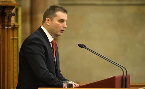 Fidesz: A szocialisták üzleteltek Pecinával