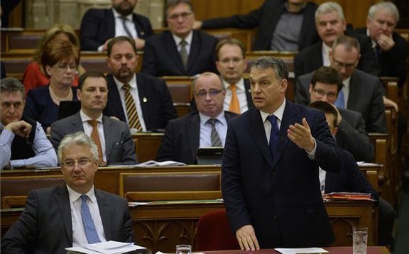 Orbán parlament lead mti