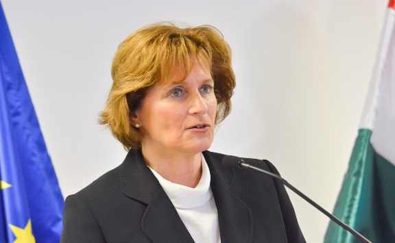 szekér judit