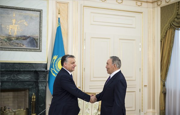Orbán Asztanában