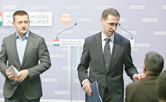 Rogán és Varga 20150422