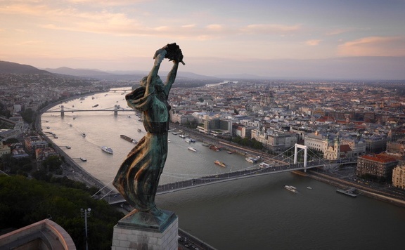 budapest felülről lead
