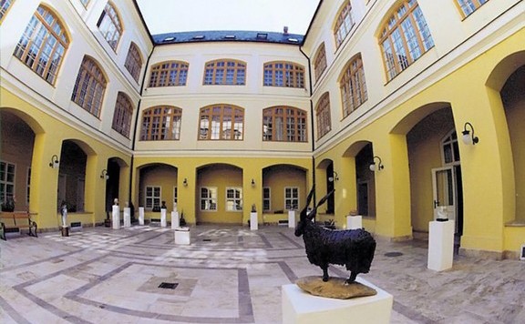 szolnoki múzeum lead