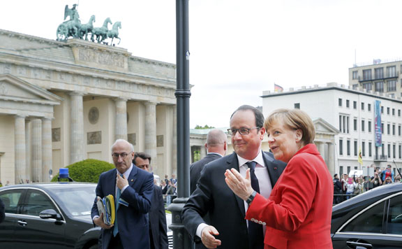 Forrás: mh Merkel és Hollande 20150520