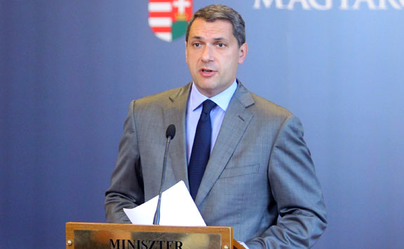 Lázár 20150605