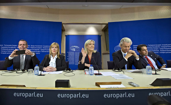 Forrás: mh Marine Le Pen 20150617