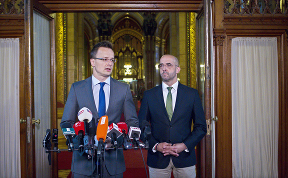szijjártó_határzár3
