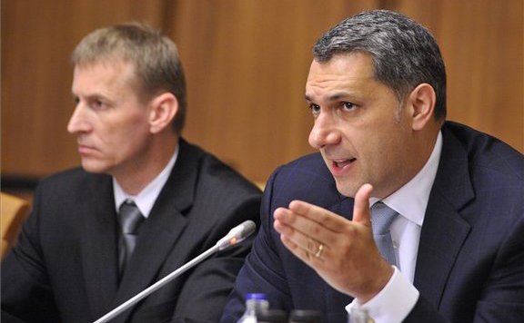 lázár-meghallg576x356