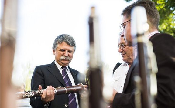 kövér tárogató lead