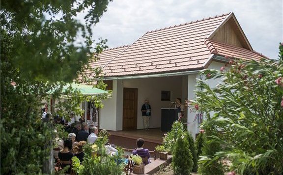 tolnay klári emlékház lead