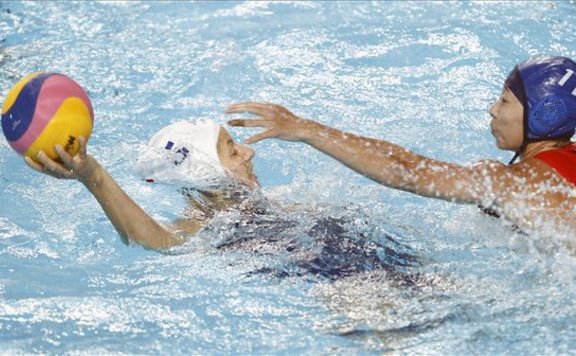 női vízilabda lead