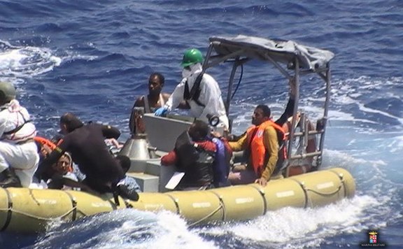 menekült hajó túlélők lead