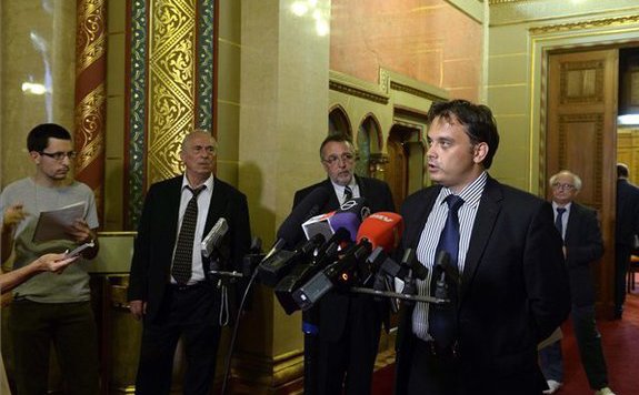 latorcai kerekasztal lead