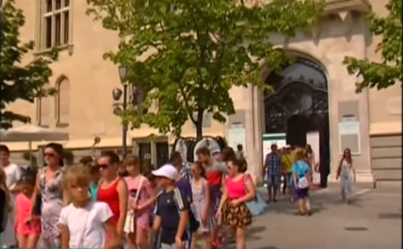 erzsébet progi lead